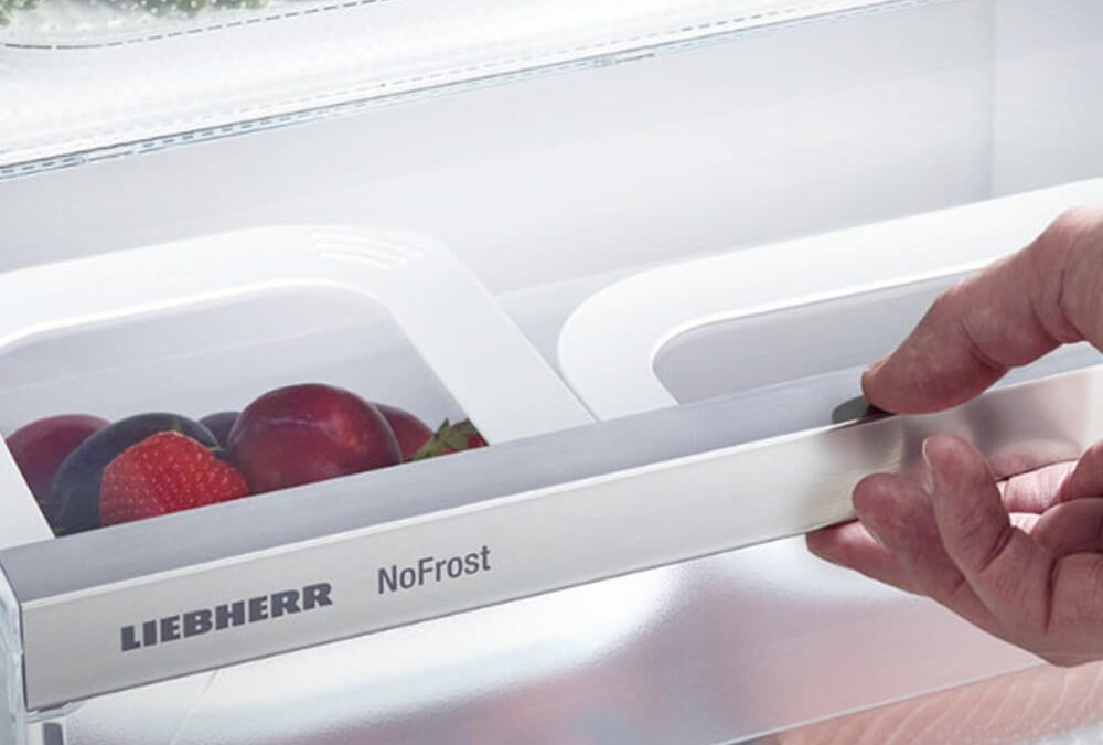 Liebherr NoFrost-Gefrierschublade mit Obst und ASMO KÜCHEN