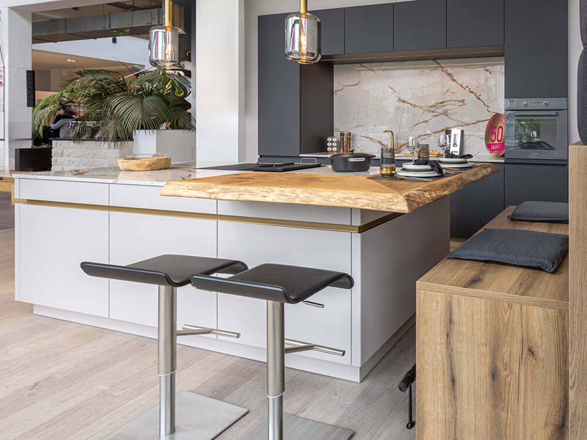 ASMO KÜCHEN - LEICHT Wohnküche mit vielen Raffinessen