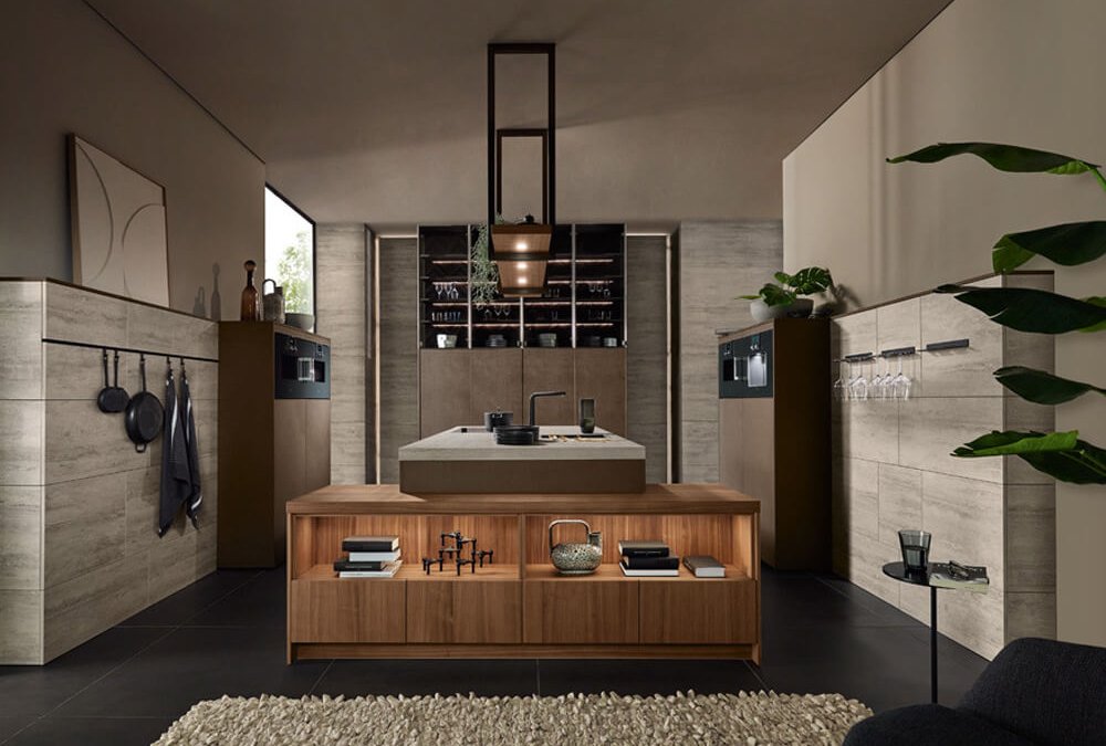 Wohnküche VC buffalo mocha mit zentraler Kochinsel und griffloser Planung