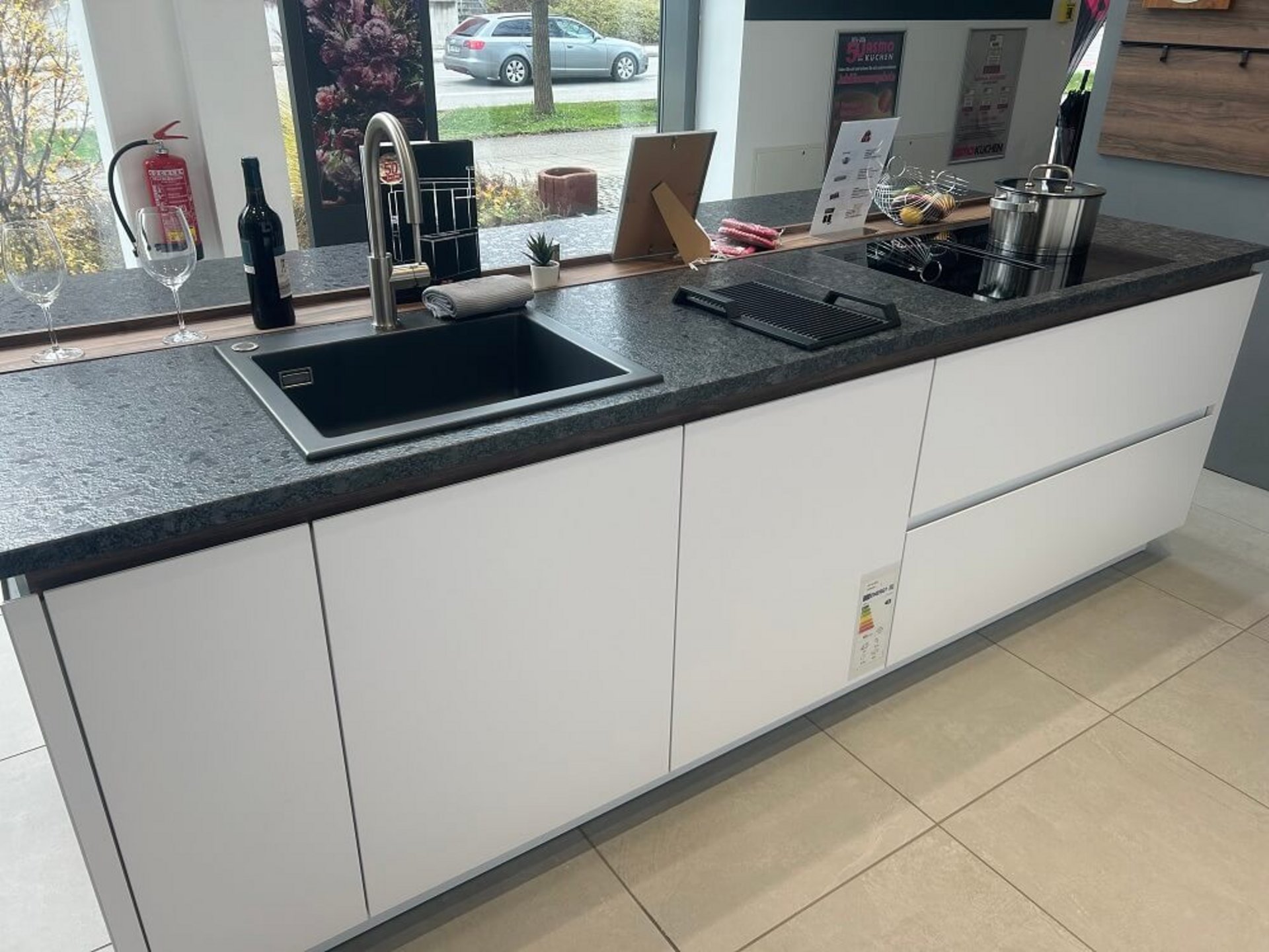 ASMO Y-Line - Küchenzeile mit großer Koch- und Spülinsel