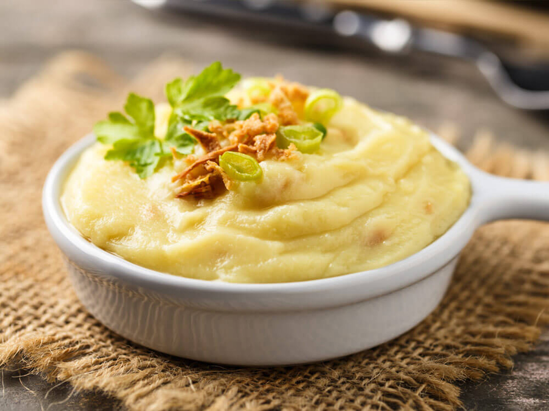 Mehligkochende Kartoffeln für cremiges Kartoffelpüree ohne Schale