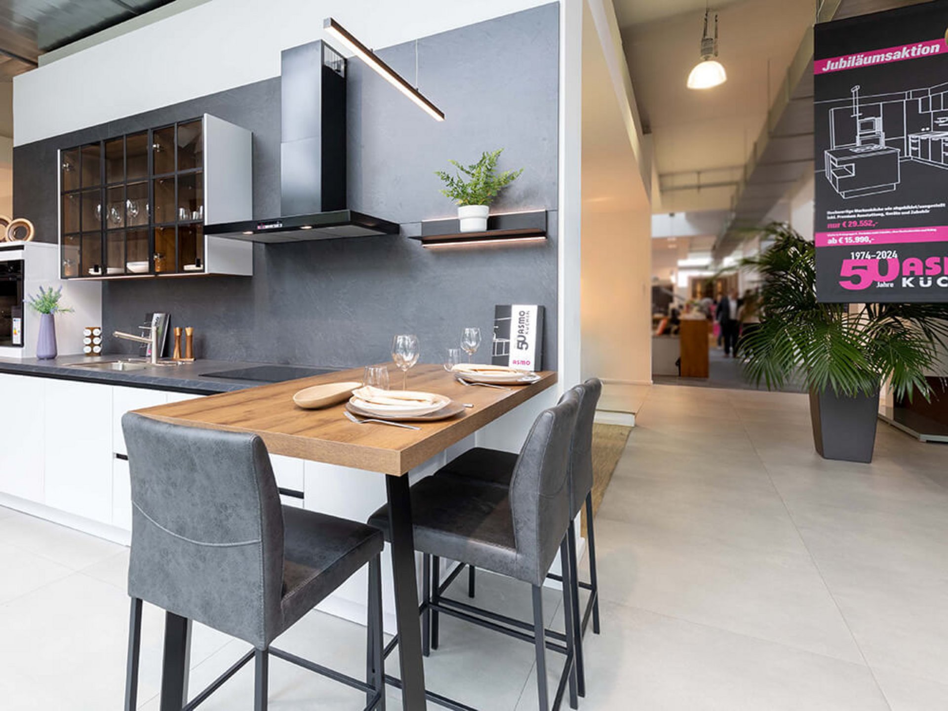 ASMO KÜCHEN - X-Line - Geradlinige, grifflose Schränke