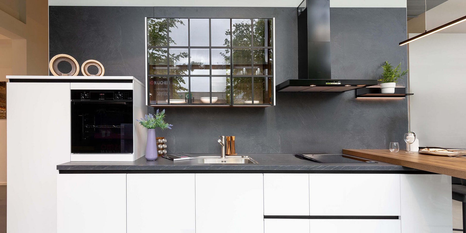 ASMO KÜCHEN - X-Line - Geradlinige, grifflose Schränke