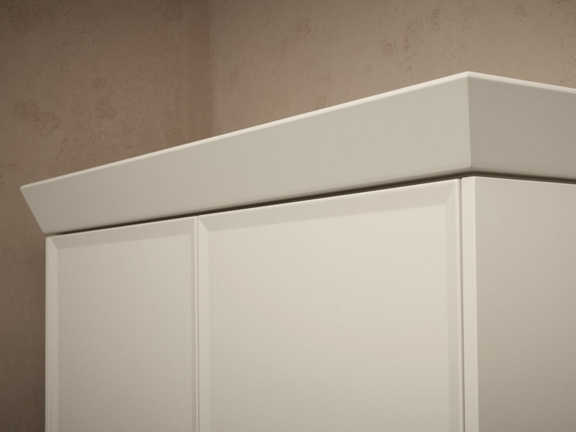 Kranzleiste als Deckenabschluss der Landhausküche LFG Mattlack