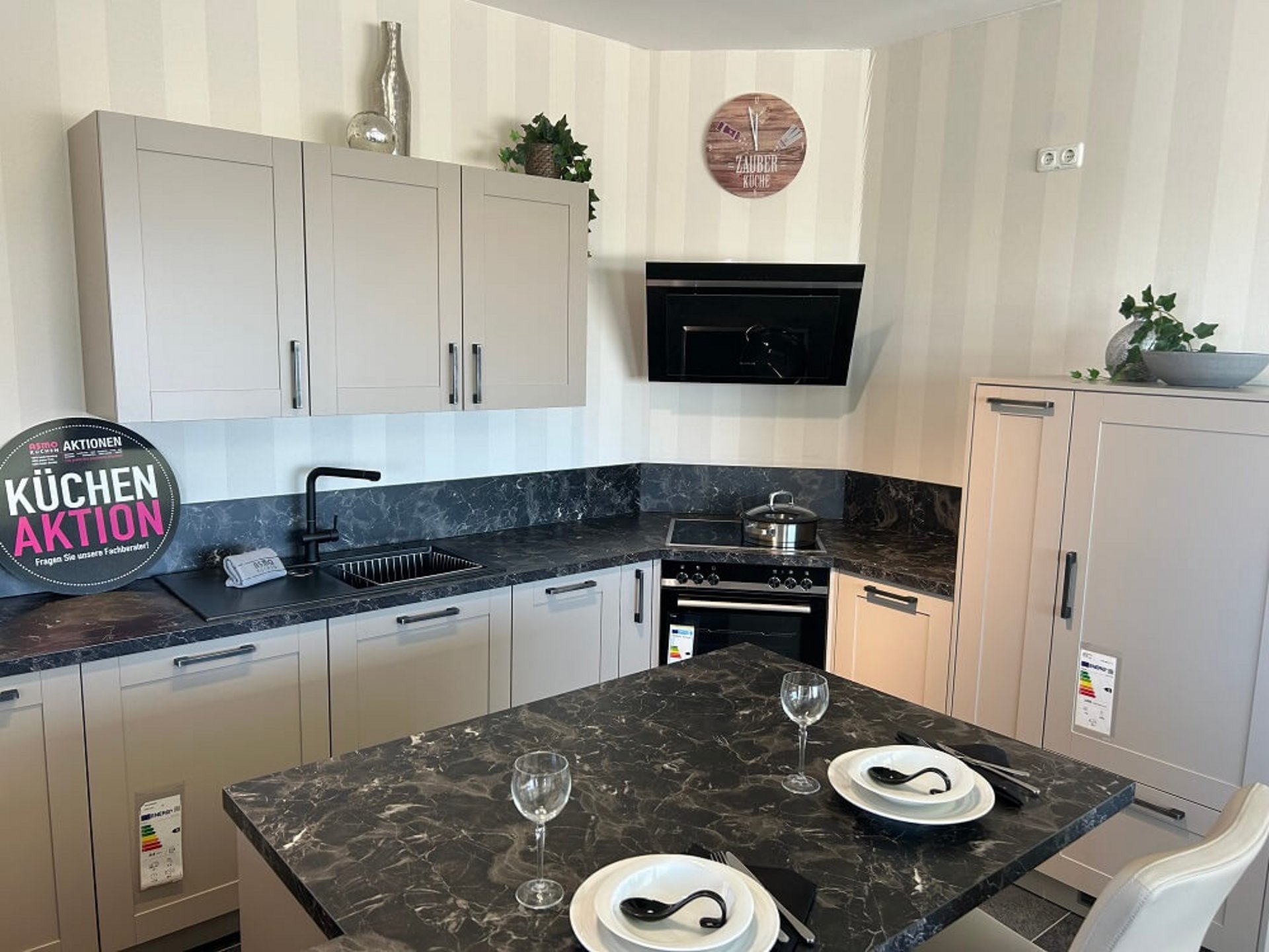 ASMO KÜCHEN Line Pro G-Küche mit Halbinsel