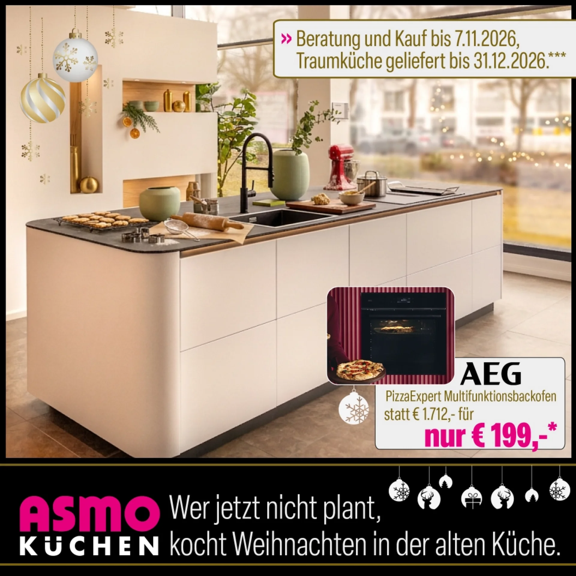 Cremefarbene Kücheninsel mit Spüle, im Ausschnitt der AEG PizzaExpert Backofen mit Pizza