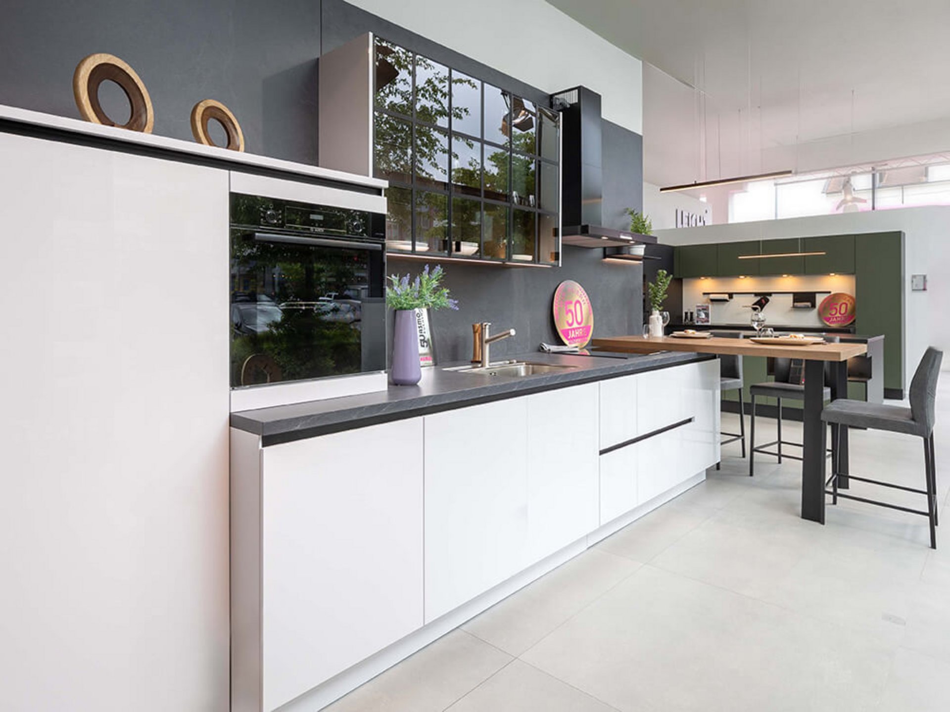 ASMO KÜCHEN - X-Line - Geradlinige, grifflose Schränke